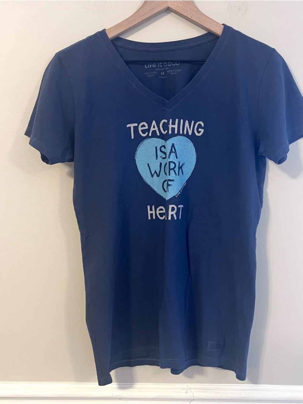 Life Is Good Women’s V-Neck Short Sleeve Teaching T-shirt Tee Size Medium Blue